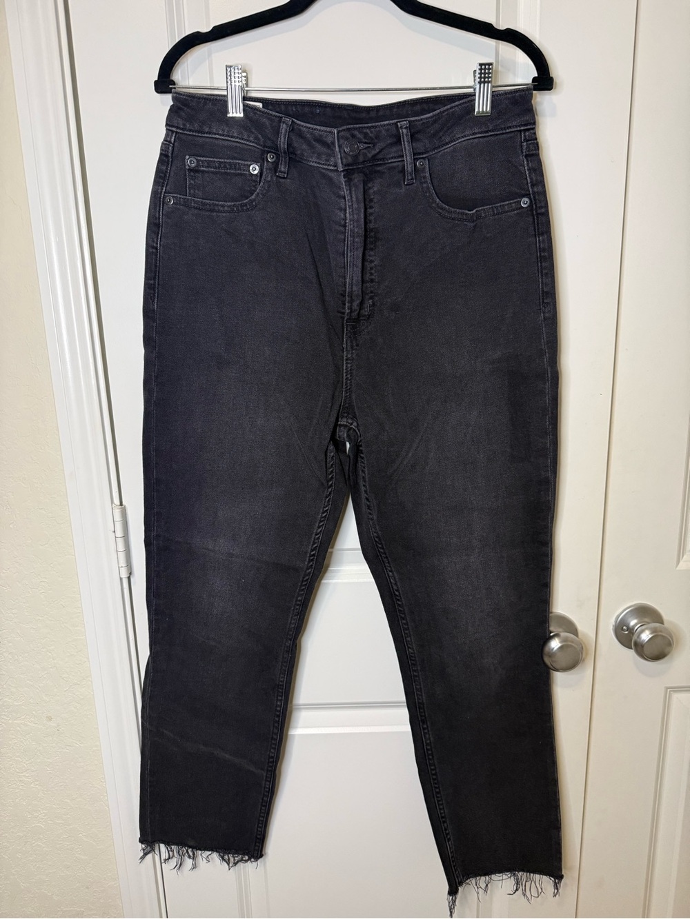 GAP Women's Skinny Jeans in Washed Black with Frayed Hem